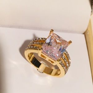 Gold tone three band cubic Zirconia size 8